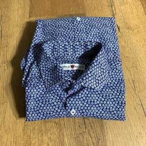 Italian. Men's Blue Floral Button Down Long Sleeve shirt, Size S